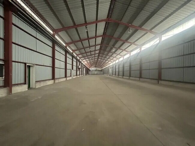 Plus de détails pour Industriel/Logistique à louer