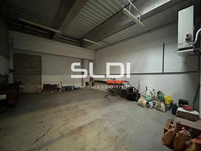 Bureau dans Blyes à louer - Photo intérieure – Image 2 sur 16