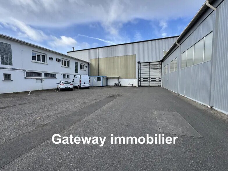 Industriel/Logistique dans Clermont-Ferrand à vendre - Photo de l’immeuble – Image 2 sur 20