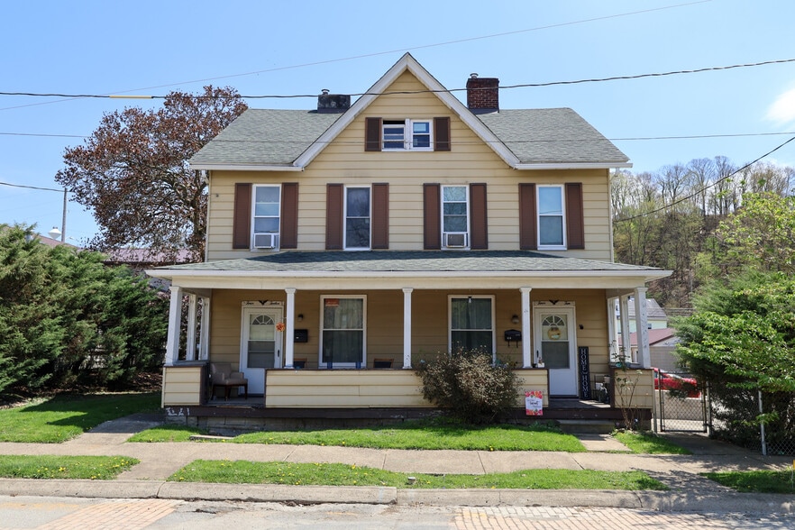 410 3rd Ave, Ford City, PA à vendre - Photo principale – Image 1 sur 1
