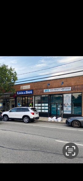236-246 Jericho Tpke, Floral Park, NY à louer - Photo de l’immeuble – Image 1 sur 4