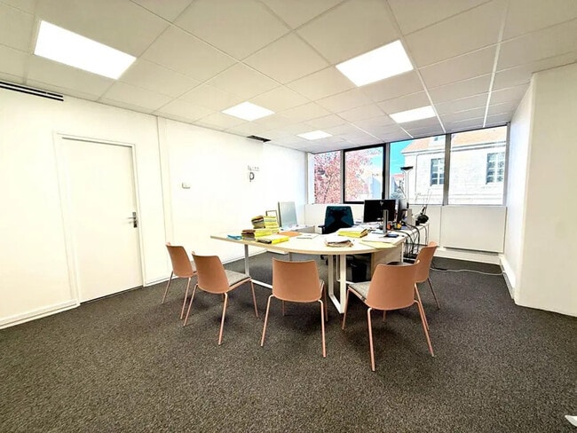 Plus de détails pour Bureau à vendre