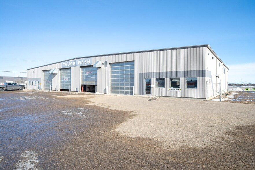 4807 40 Av, Lloydminster, SK à louer - Photo de l’immeuble – Image 1 sur 26