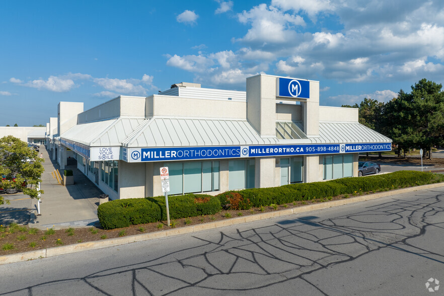 16635 Yonge St, Newmarket, ON à louer - Photo de l’immeuble – Image 2 sur 5