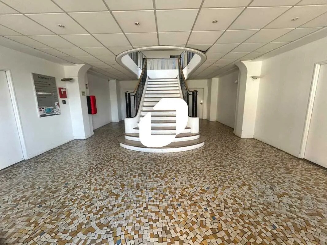 Bureau dans Conflans-Sainte-Honorine à louer Hall d’entrée– Image 1 sur 8