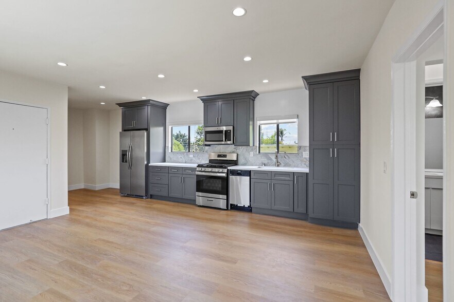 2001 Penmar Ave, Venice, CA à vendre - Photo de l’immeuble – Image 3 sur 75