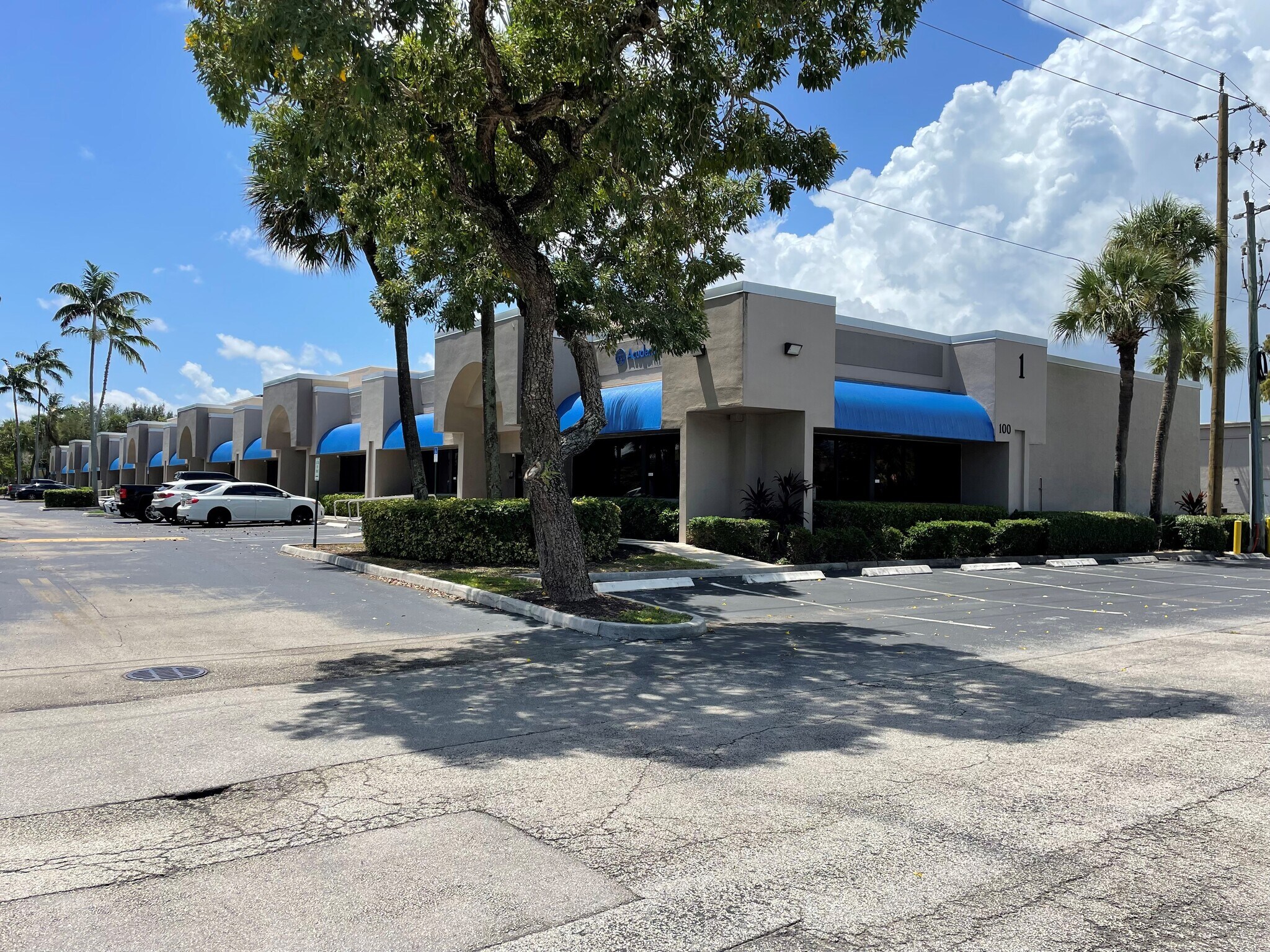 6555 Powerline Rd, Fort Lauderdale, FL à louer Photo de l’immeuble– Image 1 sur 3