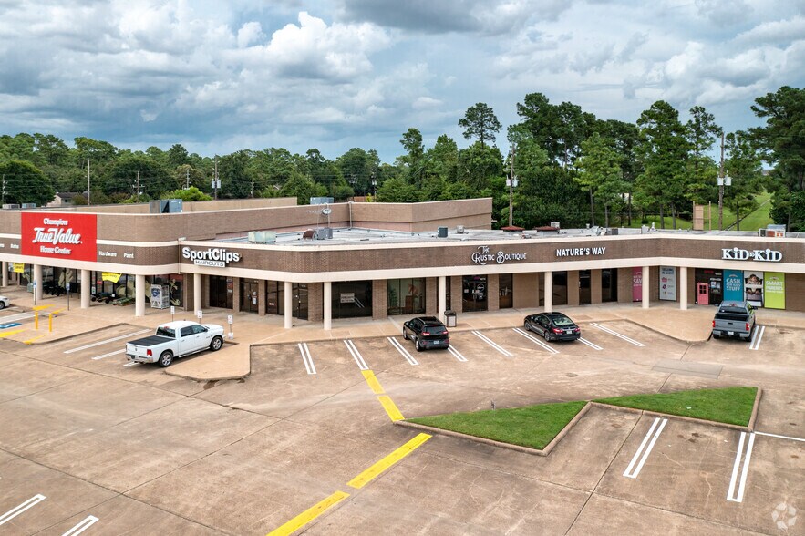 16616-16744 Champion Forest Dr, Spring, TX à louer - Photo de l’immeuble – Image 3 sur 4