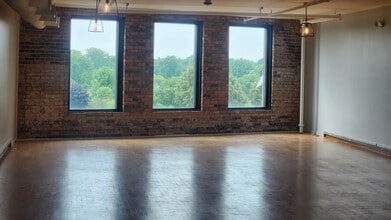 81 N Main, Mount Clemens, MI à louer Photo intérieure– Image 1 sur 1