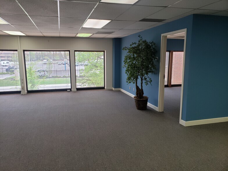 247-257 E Livingston Ave, Columbus, OH à louer - Photo de l’immeuble – Image 2 sur 5
