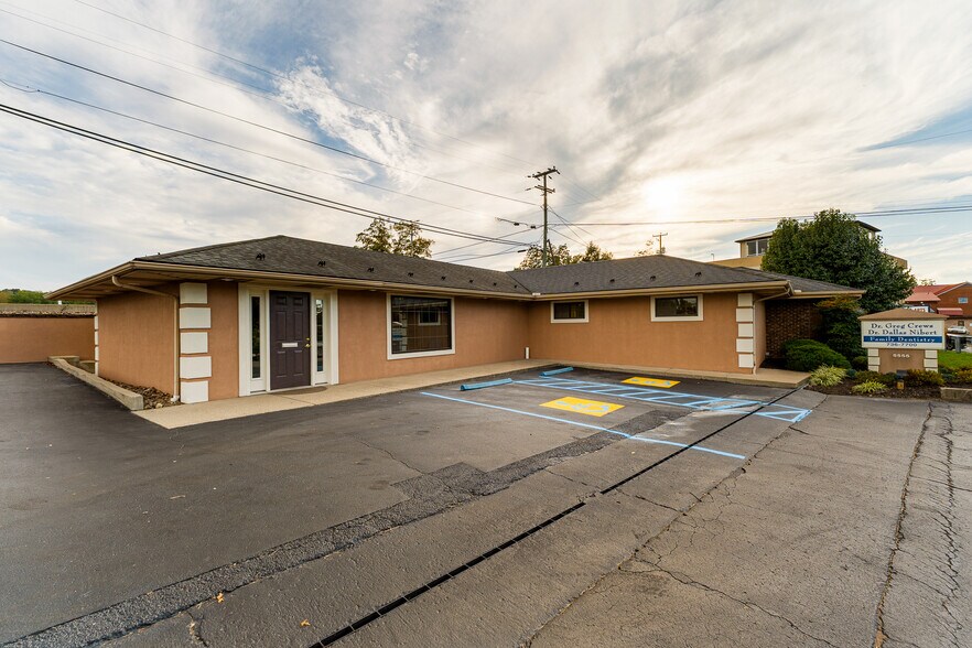 5555 Us-60 E, Huntington, WV à vendre - Photo de l’immeuble – Image 1 sur 36