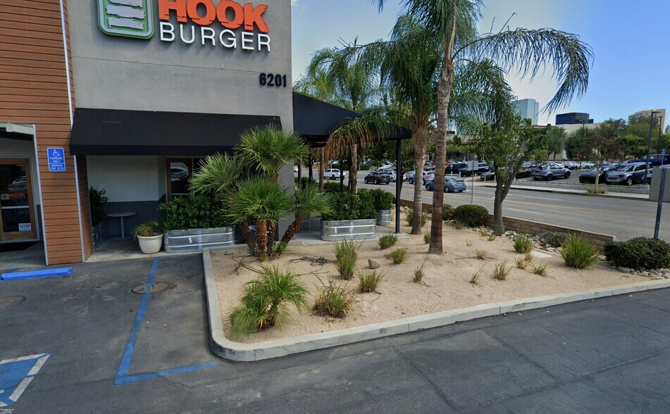 6201-6203 Topanga Canyon Blvd, Woodland Hills, CA à louer - Photo de l’immeuble – Image 3 sur 9