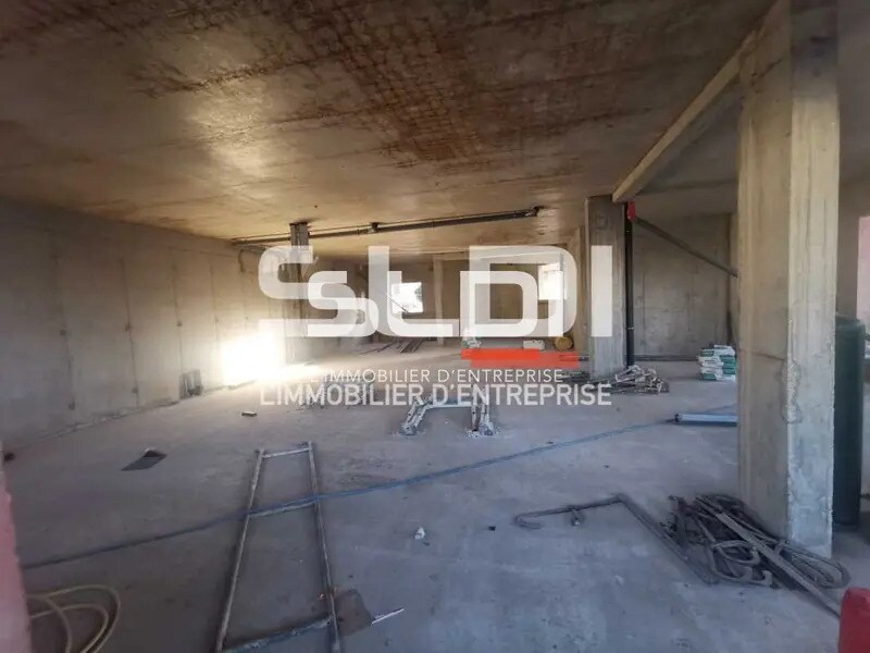 Bureau dans Pont-de-Chéruy à louer Photo de la construction– Image 1 sur 7