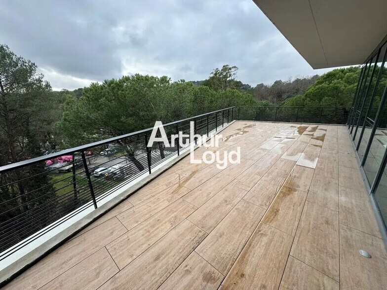230 Route Des Dolines, Valbonne à louer - Photo de l’immeuble – Image 2 sur 12