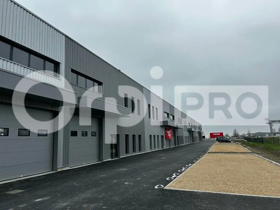 Local d'activités dans Bourgoin-Jallieu à vendre Photo de l’immeuble– Image 1 sur 7