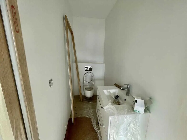 Bureau dans Bois-Guillaume à louer - Photo intérieure – Image 2 sur 4