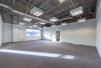 1519 E Main St, St Charles, IL à louer Photo intérieure– Image 1 sur 3