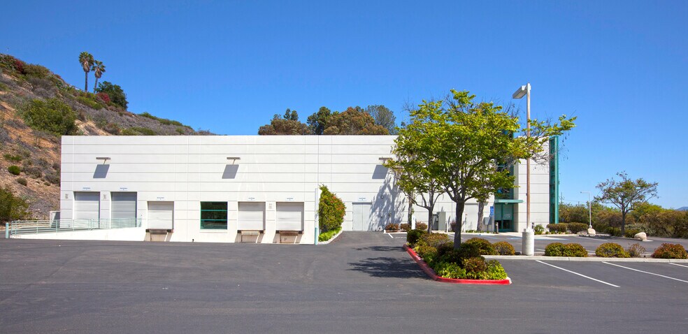 7520 Mission Valley Rd, San Diego, CA à louer - Photo de l’immeuble – Image 2 sur 3