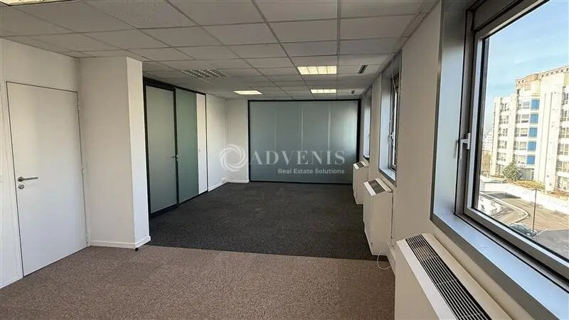 Bureau dans Noisy-le-Grand à vendre Photo de l’immeuble– Image 1 sur 8