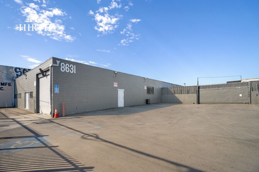 8625 Avalon Blvd, Los Angeles, CA à vendre - Photo de l’immeuble – Image 3 sur 17