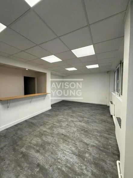 Local d’activités dans Louvres à louer - Photo intérieure – Image 3 sur 9