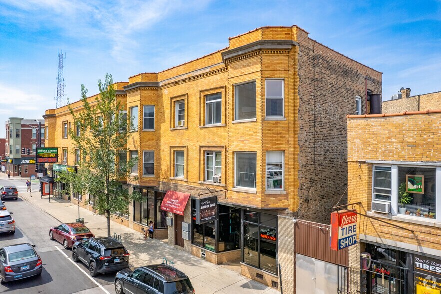 2315 N Milwaukee Ave, Chicago, IL à louer - Photo de l’immeuble – Image 3 sur 6