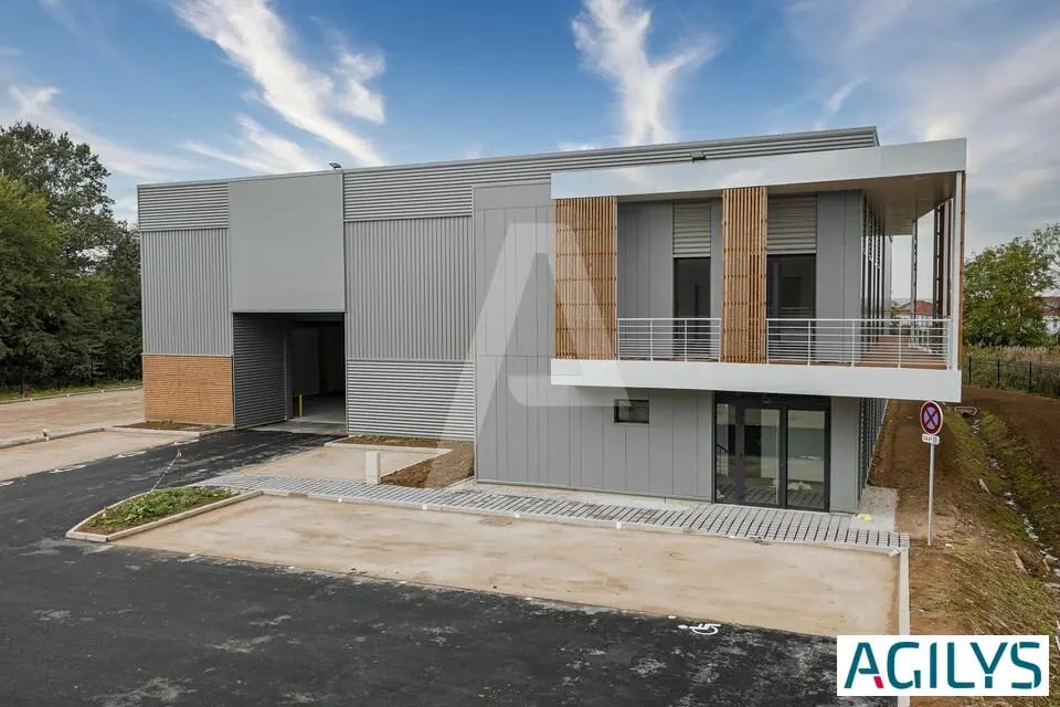 Local d’activités dans Chanteloup-en-Brie à louer Photo de l’immeuble– Image 1 sur 6