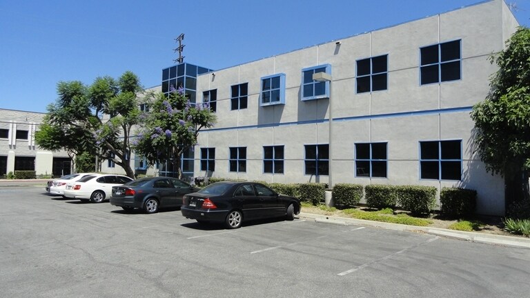 9604 Artesia Blvd, Bellflower, CA à louer - Photo de l’immeuble – Image 3 sur 5