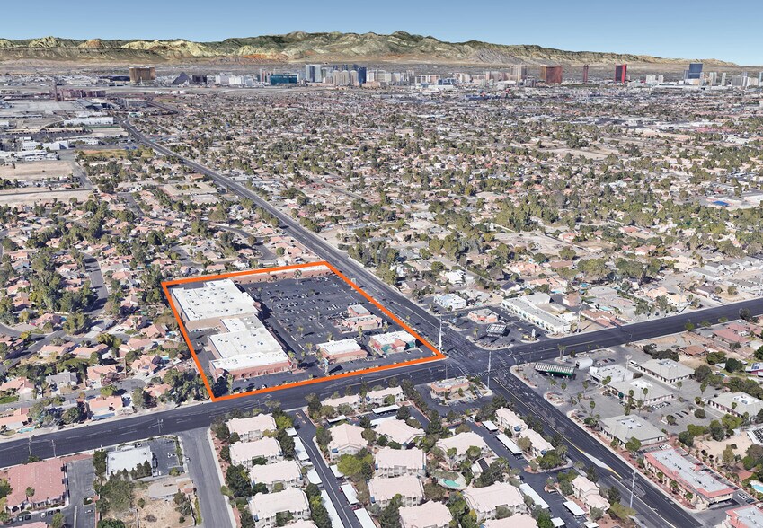 5715-5725 S Pecos Rd, Las Vegas, NV à louer - Photo principale – Image 1 sur 7