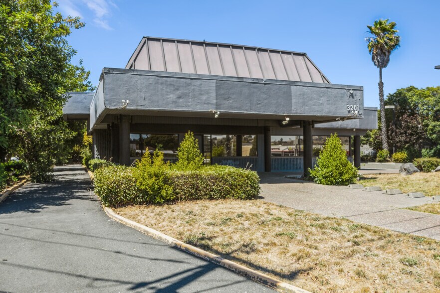 3201 Sonoma Blvd, Vallejo, CA à vendre - Photo de l’immeuble – Image 3 sur 16