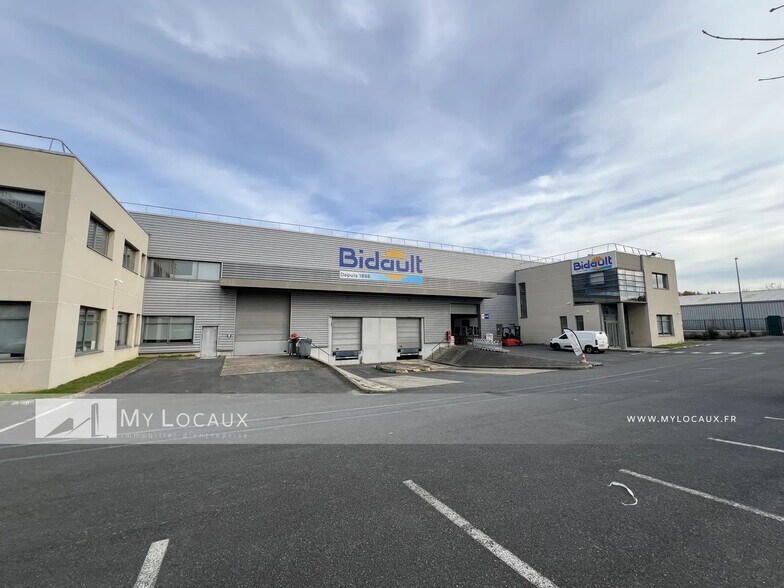 Industriel/Logistique dans Gennevilliers à louer - Photo de l’immeuble – Image 1 sur 8