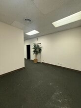 110 E Schiller St, Elmhurst, IL à louer Photo intérieure– Image 2 sur 8