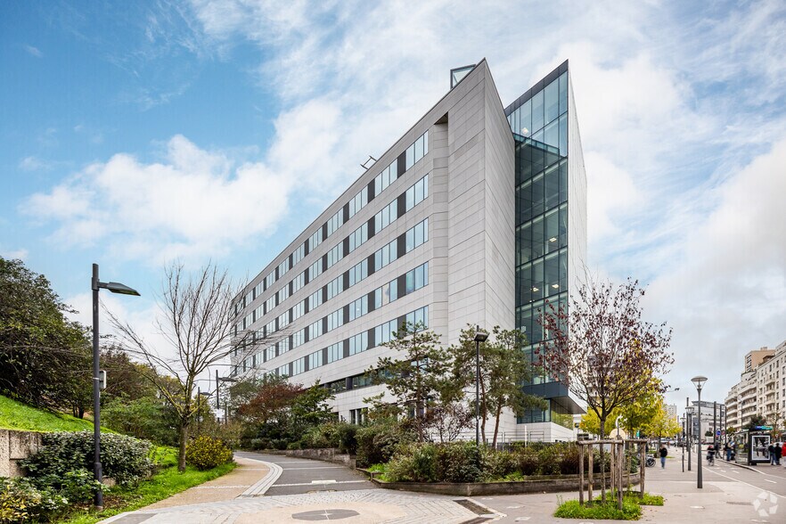 Bureau dans Châtillon à louer - Photo de l’immeuble – Image 3 sur 13