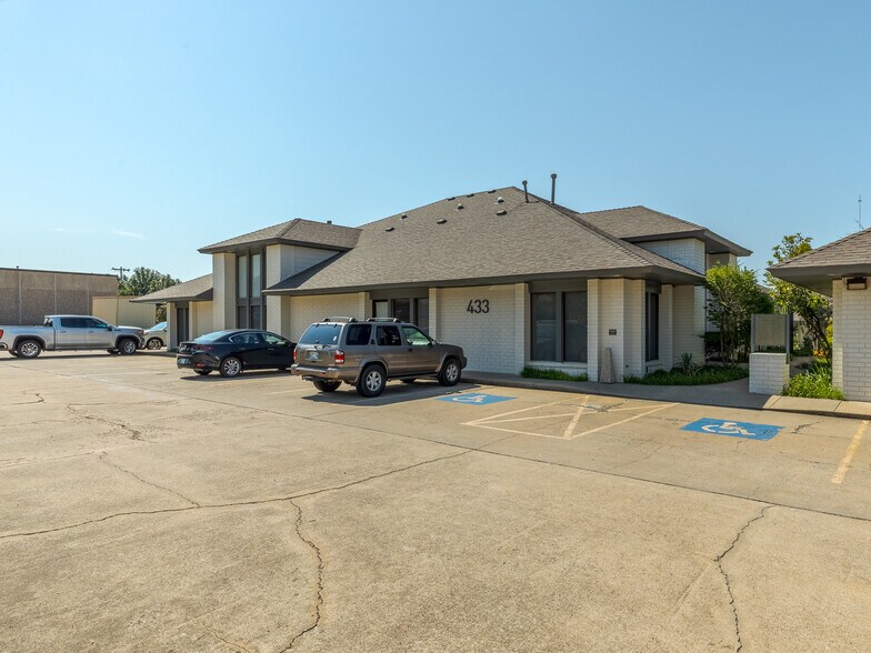 429 W Wilshire Blvd, Oklahoma City, OK à louer - Photo de l’immeuble – Image 2 sur 21