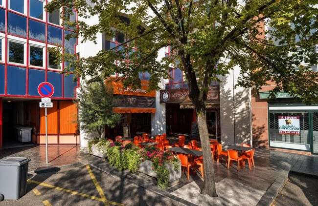 Plus de détails pour Place Des Pavillons, Lyon - Local commercial à vendre