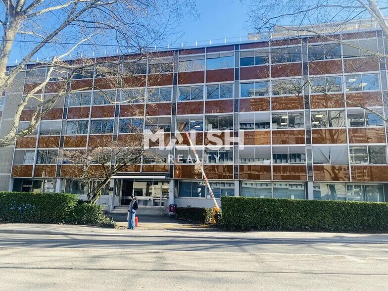 Bureau dans Villeurbanne à louer - Photo de l’immeuble – Image 2 sur 15