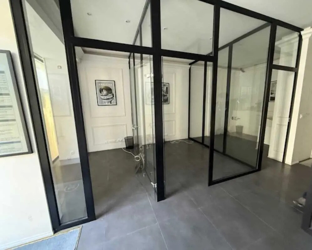 Local commercial dans Paris à vendre Photo intérieure– Image 1 sur 5