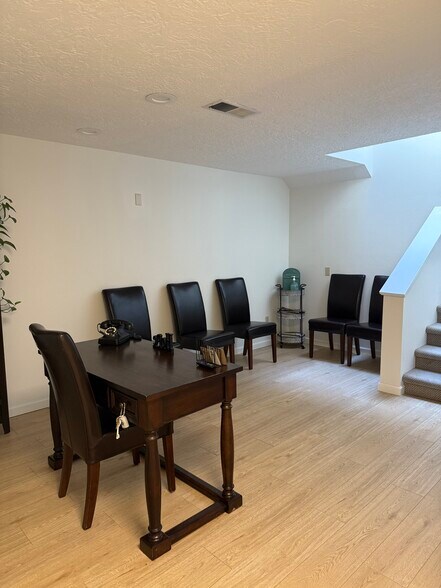 510 NE Roberts Ave, Gresham, OR à louer - Photo de l’immeuble – Image 3 sur 7