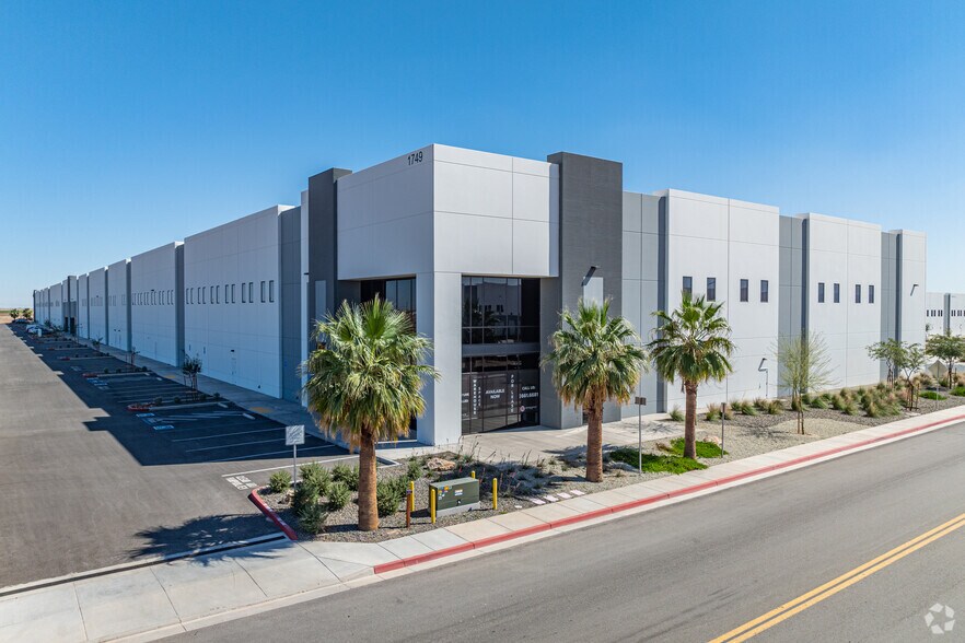 1749 Gateway Rd, Calexico, CA à louer - Photo de l’immeuble – Image 3 sur 10