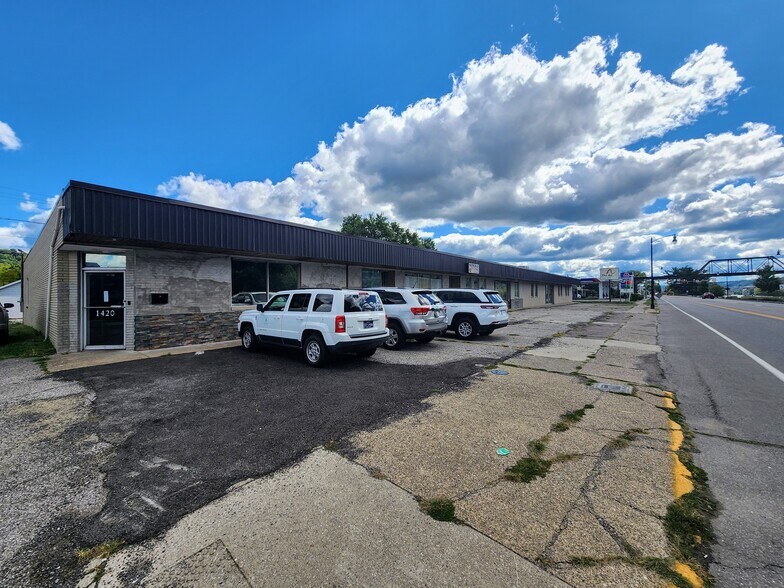 1412 Kanawha Blvd W, Charleston, WV à louer - Photo de l’immeuble – Image 2 sur 6