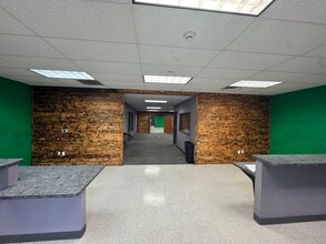 7616-7618 Wedd St, Overland Park, KS à louer Photo intérieure– Image 1 sur 4