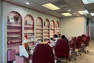 550 S Glendora Ave, West Covina, CA à louer Photo intérieure– Image 1 sur 2