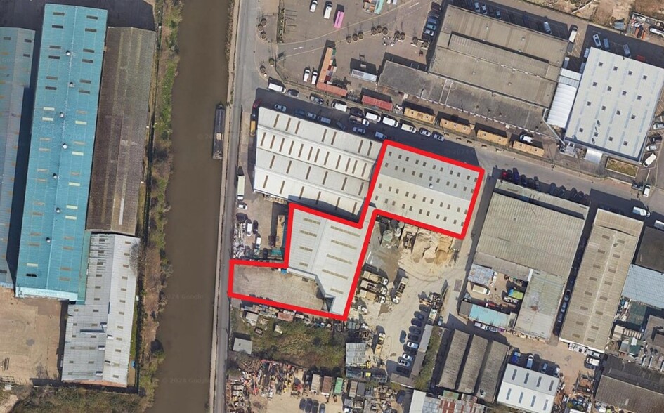 3 Anthony Way, Londres à vendre - Aérien – Image 2 sur 12