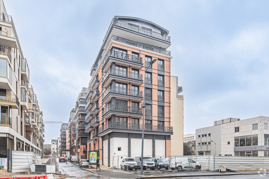 2-16 Rue Paul Bert, Courbevoie à louer - Photo principale – Image 1 sur 8