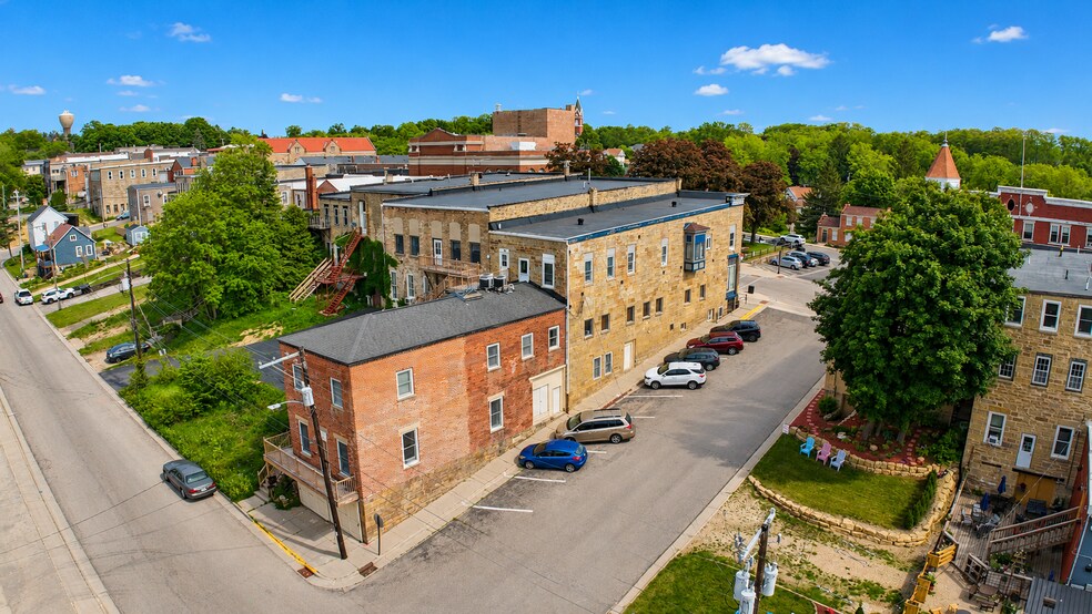 104-110 High St, Mineral Point, WI à vendre - Photo de l’immeuble – Image 2 sur 75