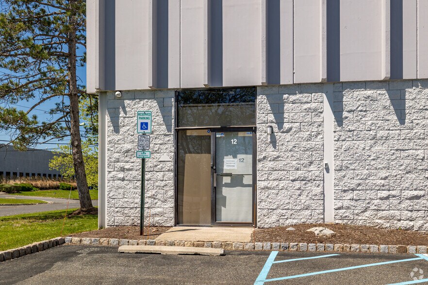 12 Gardner Rd, Fairfield, NJ à louer - Photo de l’immeuble – Image 3 sur 4