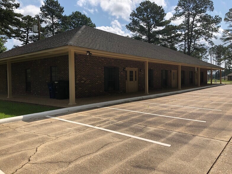 9140 Newcastle Dr, Shreveport, LA à louer - Photo de l’immeuble – Image 2 sur 4