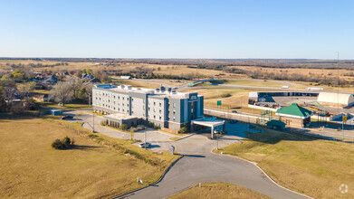 915 Ada Webb Dr, Stroud, OK - VUE AÉRIENNE  vue de carte - Image1