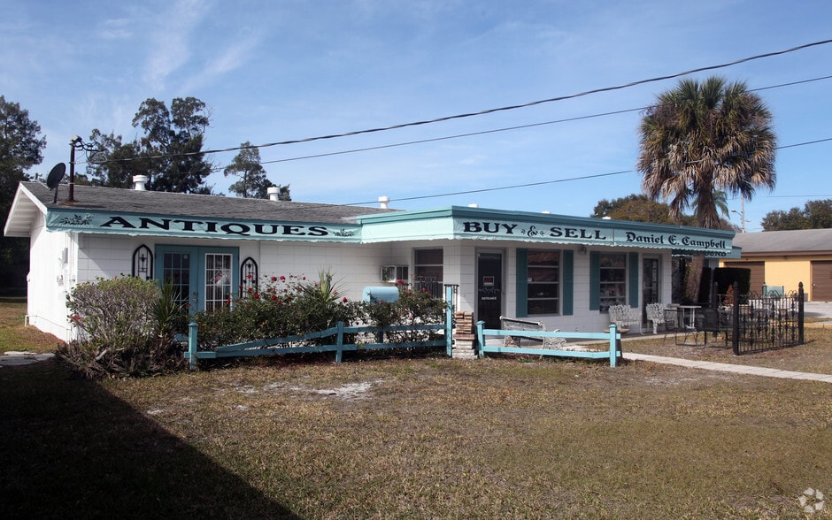 566 Indian Rocks Rd, Largo, FL à vendre - Photo principale – Image 1 sur 2