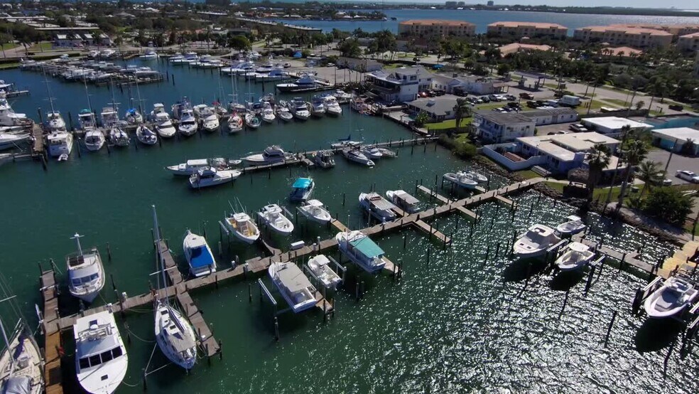 1004-1010 Seaway Dr, Fort Pierce, FL à vendre - Vidéo sur l’annonce professionnelle – Image 2 sur 16